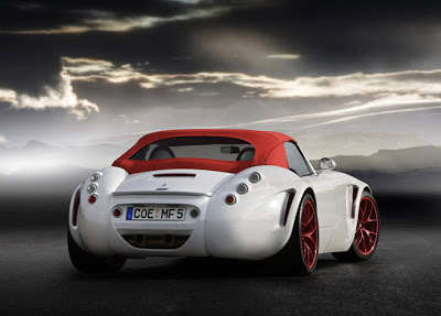 مقارنة بين افضل السيارات الرياضية 2010-Wiesmann-Roadster-MF5-03