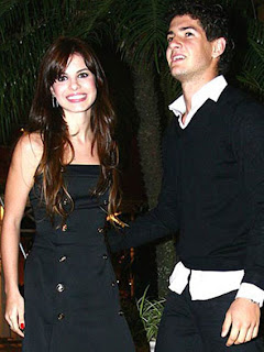 Sthefany de Brito - Pagina 2 Alexandre-pato-with-girlfriend