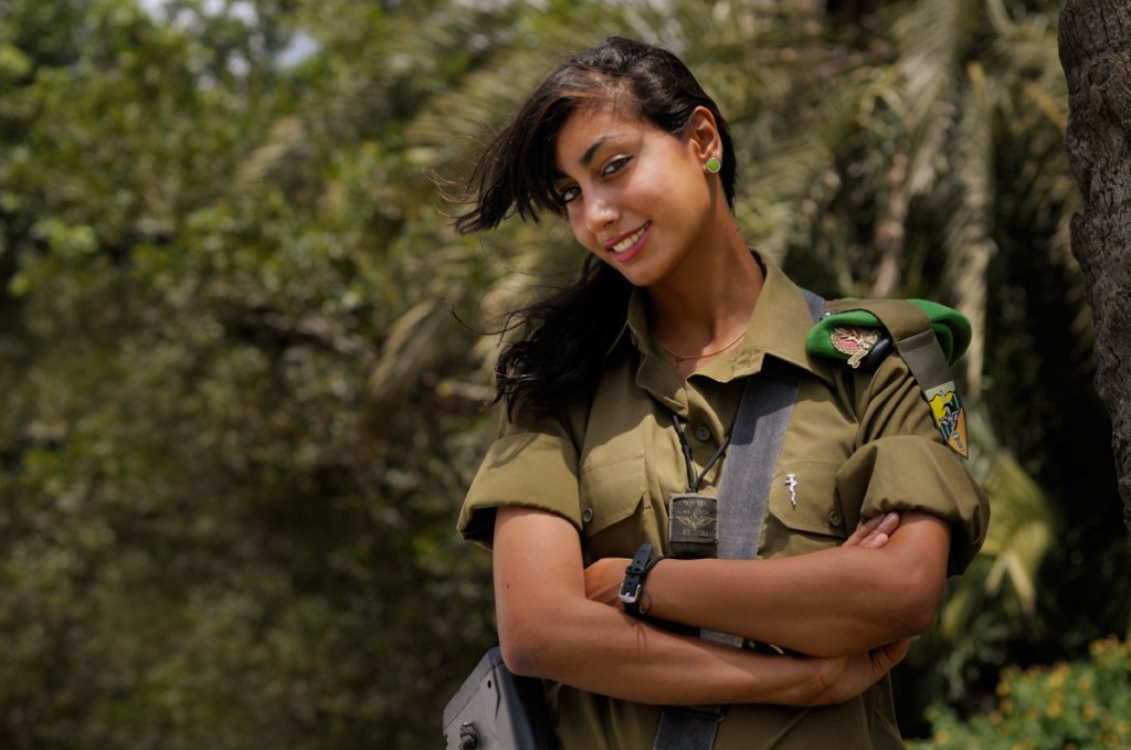 femmes dans l'armée.... - Page 2 Elinorjozef-1024x679