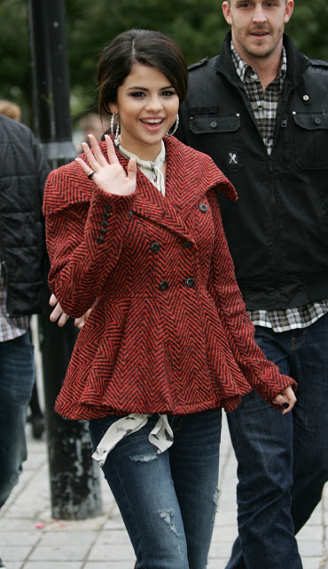 Selena: Candids y Apariciones Públicas #2 [CLOSED] - Página 2 Selena-gomez-london-eye-lovely%2520(3)