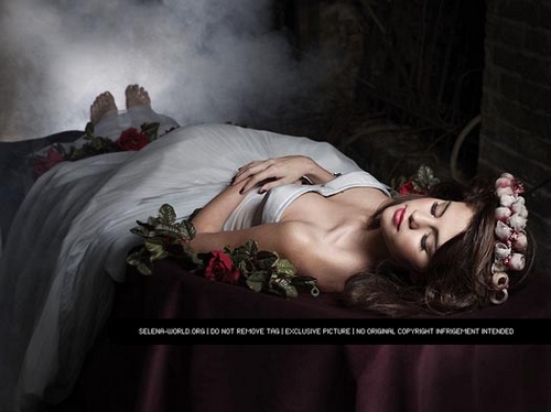 Selena: Photoshoots y Magazine Scans - Página 4 Selena-Gomez-Fairy-Tale-Sleeping-Beauty