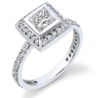 احلى الخواتم Princess_cut_engagement_rings_halo-style