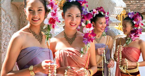 Amazing Thailand - Page 2 Beautiful_thailand_chiang_mai_welcome_sweet_smile_thai_girls_travel_tour_holiday_best_package