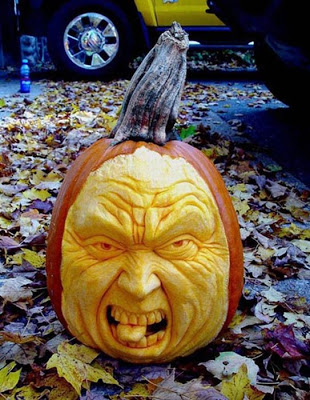 பூசணியில் செதுக்கப்பட்ட வியக்கத்தக்க உருவங்கள்  Pumpkin-carvings-16