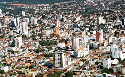 imagens das cidades dos brasileiros que nos visitam - Página 8 Montes_claros_pan_aerea