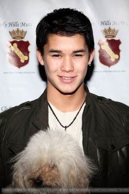 Boo Boo Stewart / Julia Jones / Tinsel Korey - Página 13 001