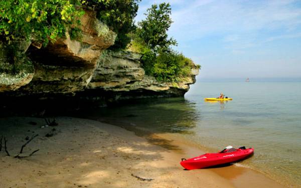 سبحان الله Turnip-Rock-Lake-Huron-012