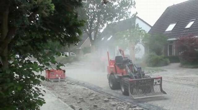 كيف يرصفون الطرق في هولندا ؟‏ Road_Making_014