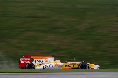 سيارات سباق fomula Renault_R29-2009_F1_car_3