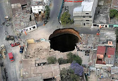 منور الكرة الارضية Sinkhole_09