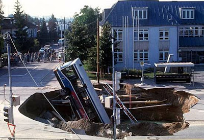 منور الكرة الارضية Sinkhole_12