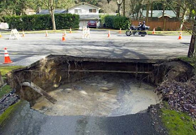 منور الكرة الارضية Sinkhole_20