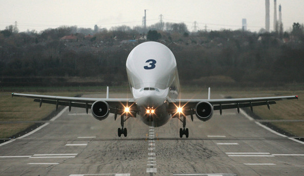 اطمئنوا هذا ليس وحشا Airbus%2BBeluga%2B%252820%2529