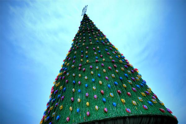 நத்தார் மரவடிவமைப்பு(Christmas Trees in Tokyo) 20%2BBeautiful%2BChristmas%2BTrees%2B-%2BCreative%2BChristmas%2BTrees%2B%252818%2529