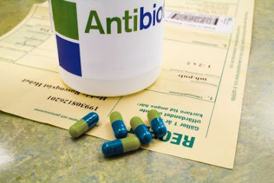 நோ‌ய் எ‌தி‌ர்‌ப்பு மரு‌ந்துகளா‌ல் ஏ‌ற்படு‌ம் ‌தீமை Antibiotic_capsules1
