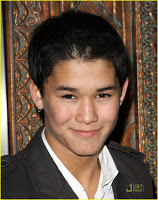 Boo Boo Stewart / Julia Jones / Tinsel Korey - Página 2 Booboo-stewart-kick-cats-04