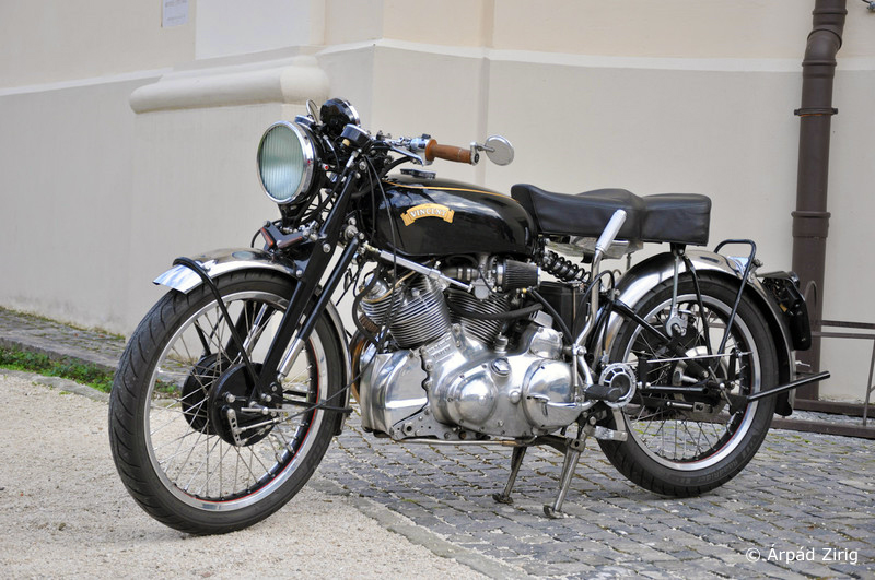 Vincent 1952_vincent-rapide_left