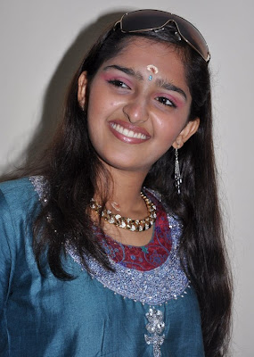 நடிகை சானுஷாவின் படங்கள் Baby-Sanusha-latest-pics-images-02