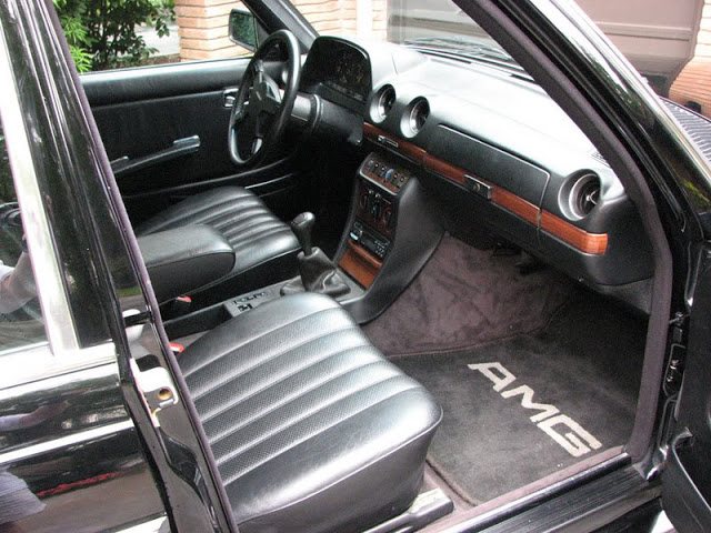 W123 AMG 23Interior