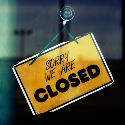 قصيدة فى زمن الرده والبهتان Sorry_we_are_closed_b