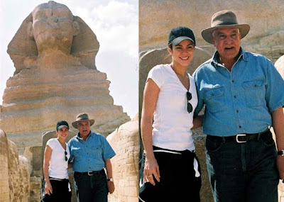 Quiero la foto de... Shakiraaa Shakira-zahi-hawass-egipto