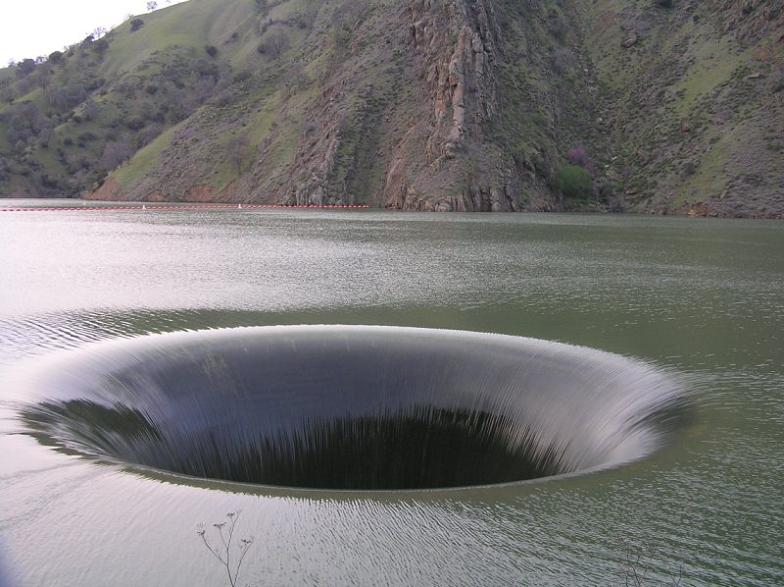 Buktikan Kalau Allah swt itu Tuhan yang mengetahui segalanya. - Page 2 Vortex-in-the-water-monticello-dam