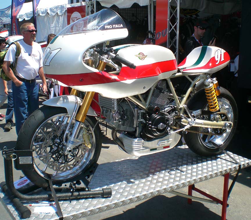 Ducati: Vraiment beau matos.... - Page 5 SC01