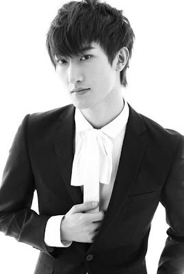 Biodata & Foto Super Junior Zhoumi