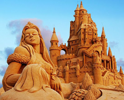 Você acha que sabe fazer castelos de areia? Sand-sculpture-31_ikQHX_11446