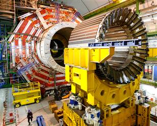 La verdad sobre el 2012 G-080325-tech-CERN-10a.grid-4x2
