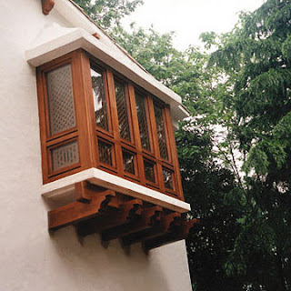 ديكورات شبابيك مودرن Spanish_Style_Wood_Window