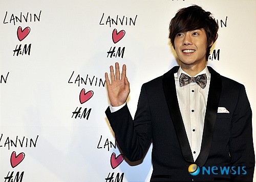 Kim Hyun Joong @ fiesta The Lanvin paraH&M VIP  20101119_lanvin_2