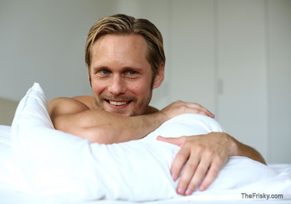 ALEXANDER SKARSGARD In_bed_with_alex_skarsgard