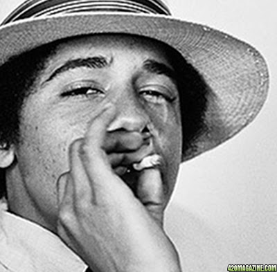 Esto no sorprende a nadie Obama-smoking-pot