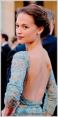 Alicia Vikander 19908785_5bfyA