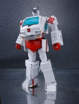 [Masterpiece Takara Tomy] MP-30 RATCHET - Sortie Avril 2016 A4Iolupl