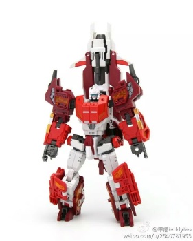 [Combiners Tiers] MAKETOYS QUANTRON aka COMPUTRON - Sortie Aout 2014 LZPNEXxs