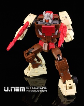 [Masterpiece Tiers] MAKETOYS MTRM-01 CUPOLA aka CHROMEDOME - Sortie Juillet 2015 - Page 2 PowOHLVz