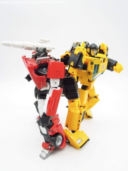 [Masterpiece Tiers] BADCUBE OTS-08 SUNSURGE aka SUNSTREAKER - Sortie Janvier 2016 - Page 4 V9cwh51l