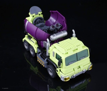 [Combiners Tiers] GENERATION-TOY GRAVITY BUILDER aka DEVASTATOR - Sortie 2015-2016 - Page 3 VVo7D5I6