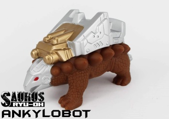 [Combiners Tiers] FANSPROJECT SAURUS RYU-OH aka DINOKING - Sortie 2015-2016 - Page 3 AoytfLUv