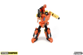 [Unique Toys] Produit Tiers - Triple Changeur ― Y-01 Provider (aka Octane) ― Y-03 Sworder (aka Sandstorm/Siroco) ― Y-04 - Allen (aka Springer/Ricochet) - Page 3 B5zC4h6U