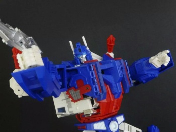 [Masterpiece Tiers] KFC EM P3 CITIZEN STACK aka ULTRA MAGNUS - Sortie Avril 2014 CBxe1bFO