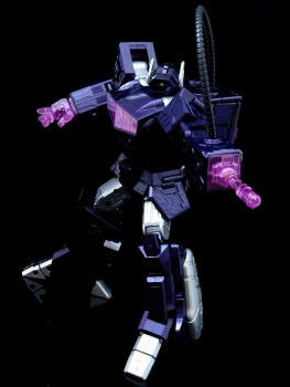 [Masterpiece Tiers] CLOUD 9 W-01 QUAKEBLAST aka SHOCKWAVE - Sortie Janvier 2016 - Page 2 DHL7ZYfr