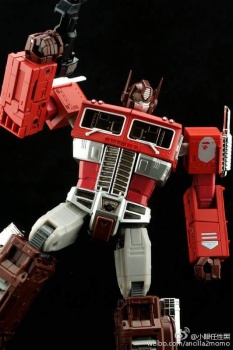 [Masterpiece Takara Tomy] MP-10R BATHING APE RED CAMO OPTIMUS PRIME - Sortie Novembre 2015 - Page 2 KE3qDNaY