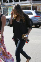 Nina Dobrev with Hilary at Alfred Coffee & Kitchen in West Hollywood (July 29) OfyvHlGI