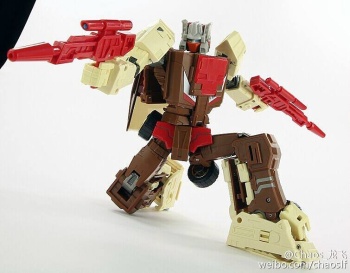 [Masterpiece Tiers] MAKETOYS MTRM-01 CUPOLA aka CHROMEDOME - Sortie Juillet 2015 - Page 2 UkAxmPRm