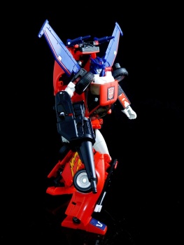 [Masterpiece Takara Tomy] MP-26 ROAD RAGE - Sortie Décembre 2015 - Page 2 YGwrwos3