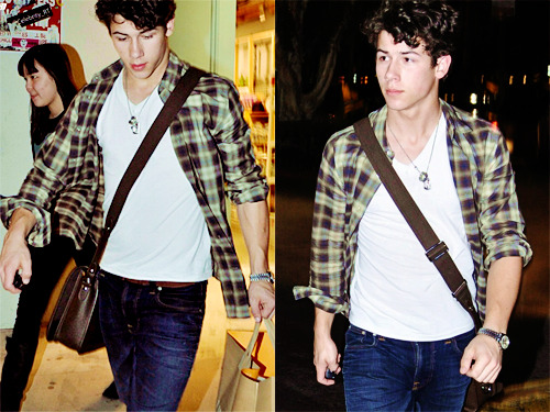 nicholas jerry jonas <3 - صفحة 7 Tumblr_kydfmpDQBT1qa27x6o1_500