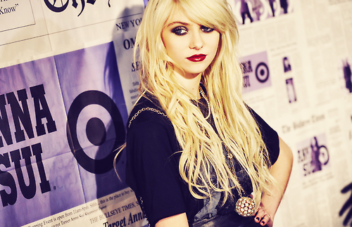 Taylor Momsen • libre Tumblr_l6ngbscQQT1qctu20o1_500